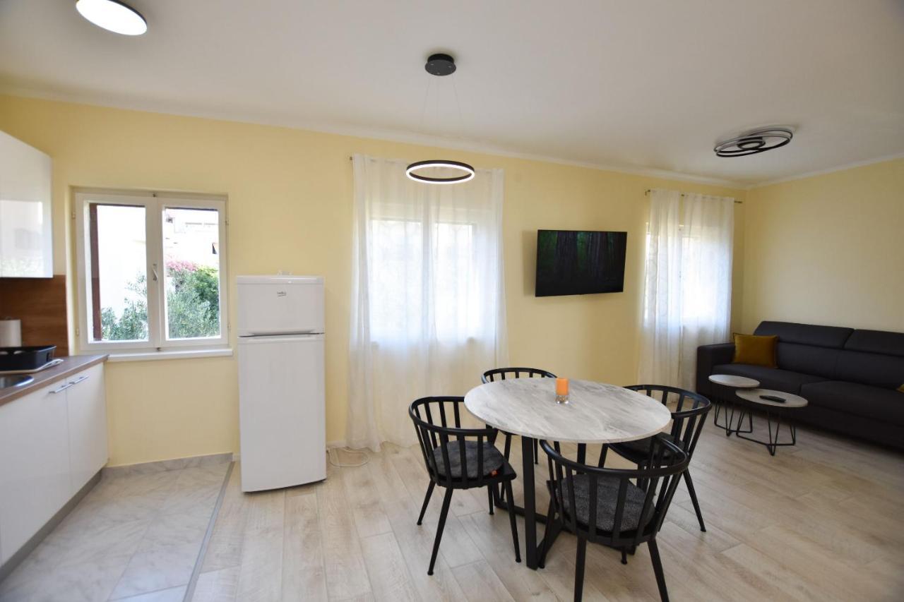 Apartment Ruzica Примоштен Экстерьер фото